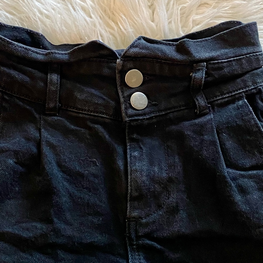 GB Girls Pleated V-Waist High Rise Roll-Cuff Denim Shorts - Picture 2 of 7